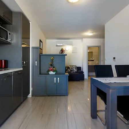 Apartment Aria 1 Malinska