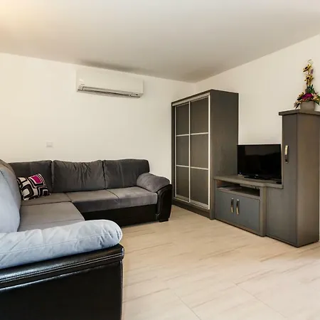 Apartment Aria 1 Malinska