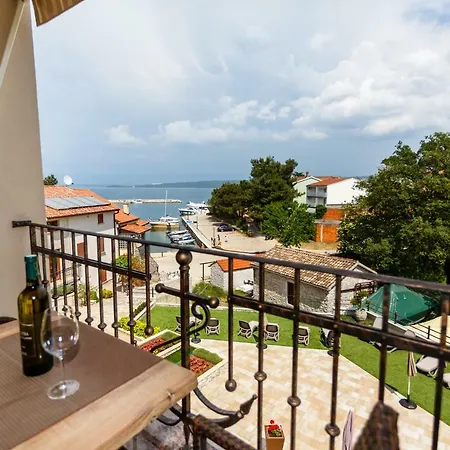 Aria 1 * Малинска